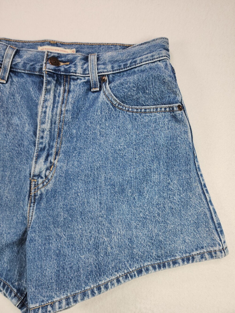 Levi's High Waisted Mom Shorts Women's 29 Medium Wash Denim Jean Shorts - Picture 12 of 12